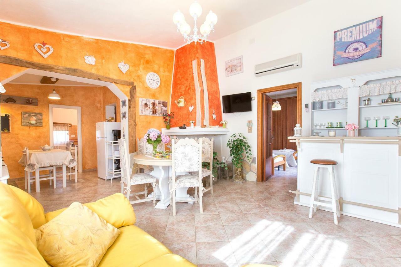 Casa Vacanze La Guzzetta Ranch Canaglia Exterior photo