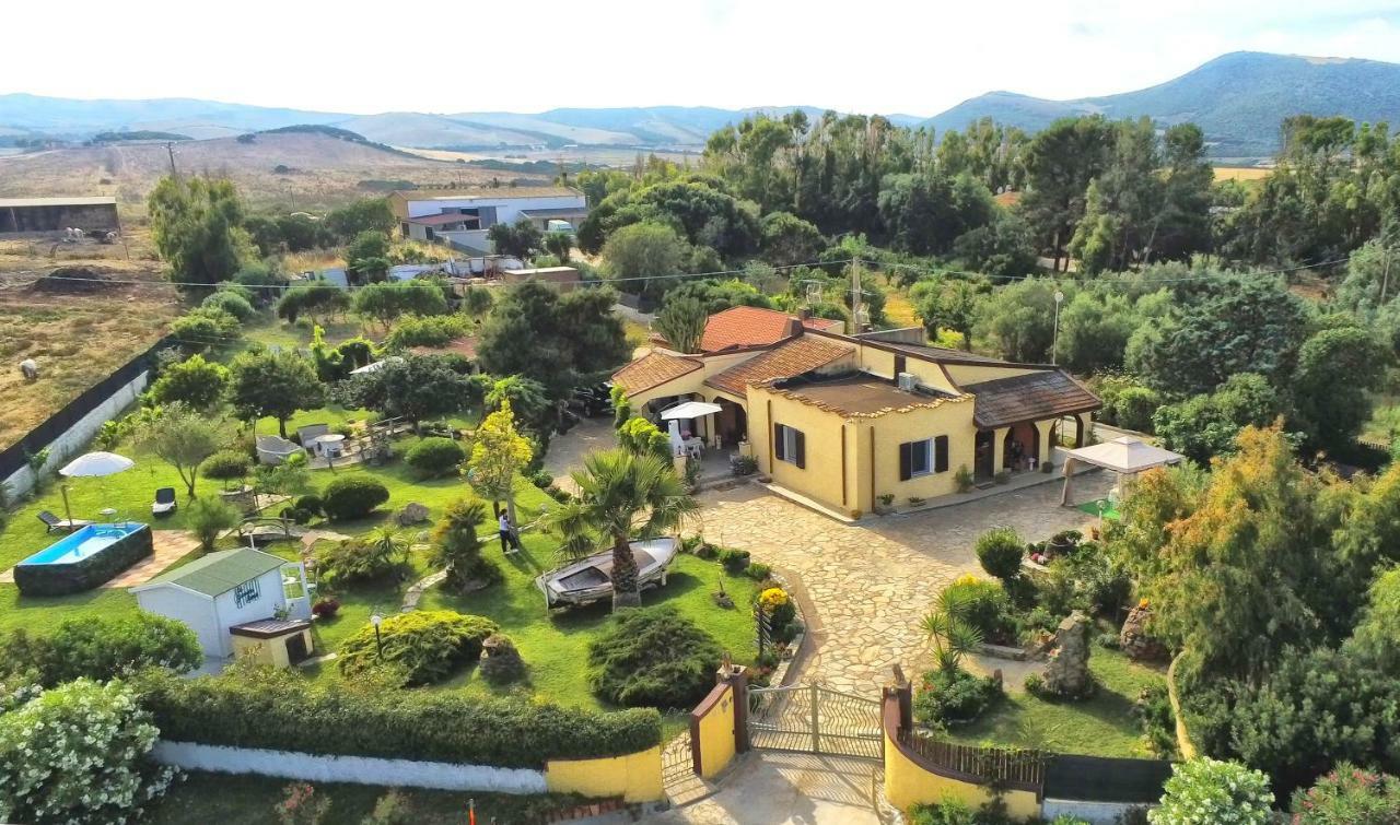 Casa Vacanze La Guzzetta Ranch Canaglia Exterior photo